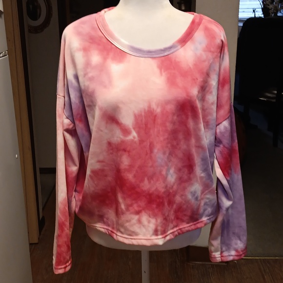 ALIGN COLLECTIVE TYE DYE SWEATSHIRT AND SHORT SET - Picture 4 of 5